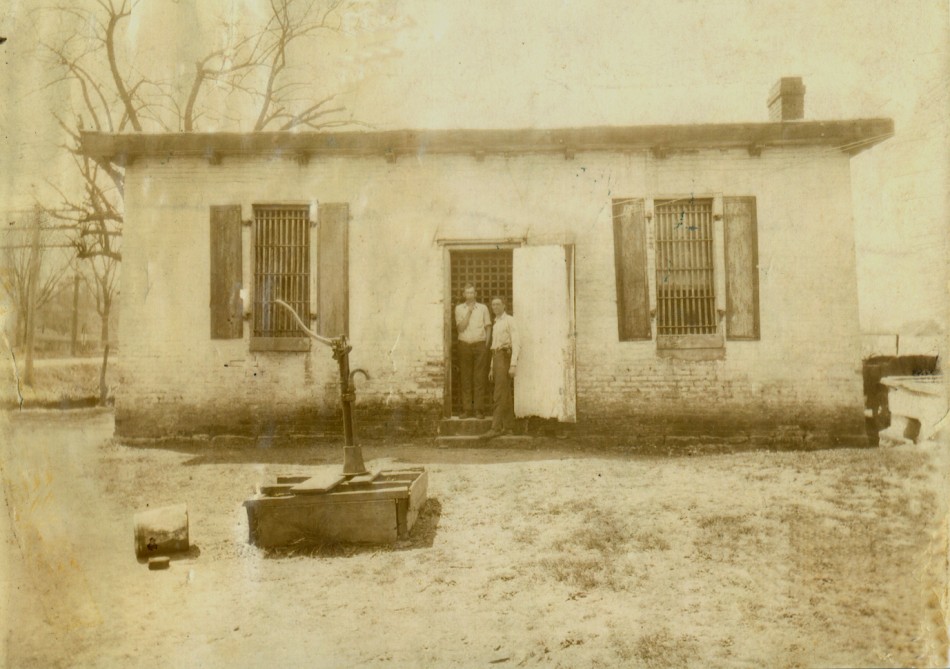 1034 Smithland Jail built c.1846